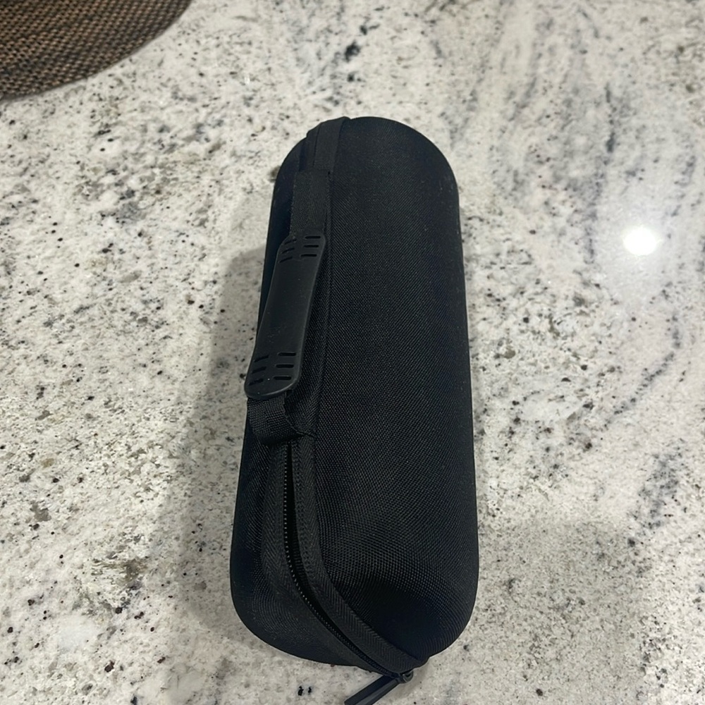 Ultimate ears boom (small) generation 3. With case and charger